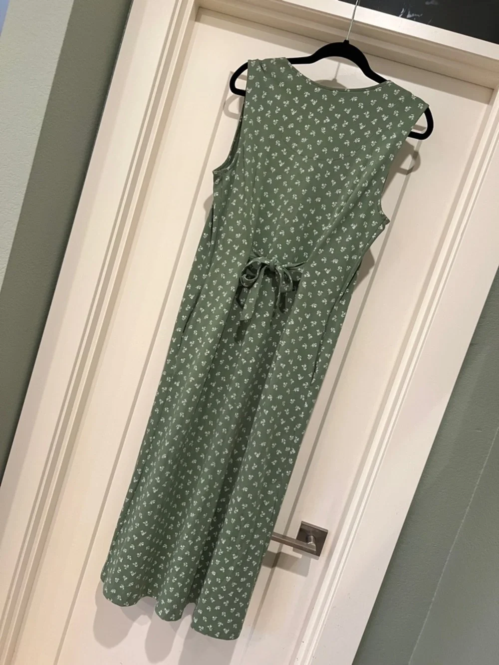 The Vermont country store Sleeveless Green Floral Maxi Dress, medium - Picture 3 of 5